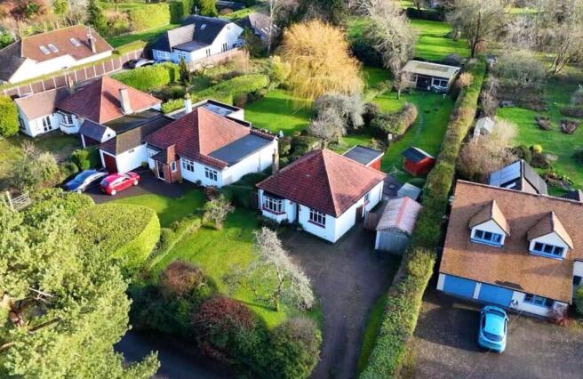 3 bed property, in Scatterdells Lane, £750,000