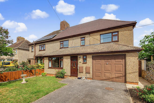 3 bed property, in Eynsham, £485,000