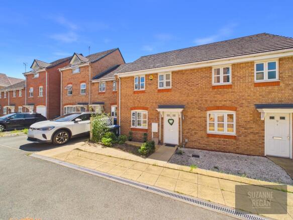 3 bed property, in Blanchfort Close, £260,000