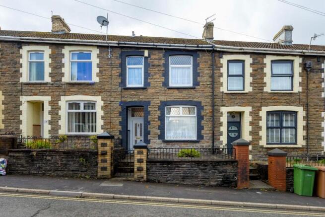 2 bed property, in Springfield Terrace, £155,000