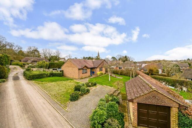 2 bed property, in Orchard Road, £550,000
