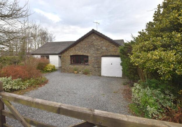 3 bed property, in Pentrecwrt, £310,000