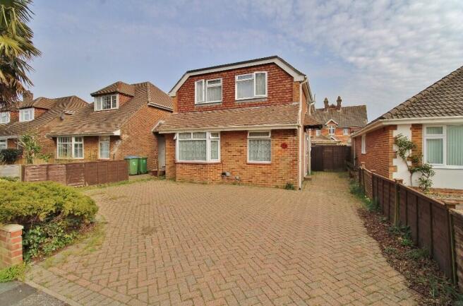 4 bed property, in Martin Avenue, £439,995