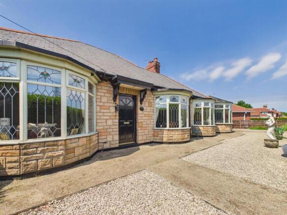 2 bed property, in Southend road, £265,000