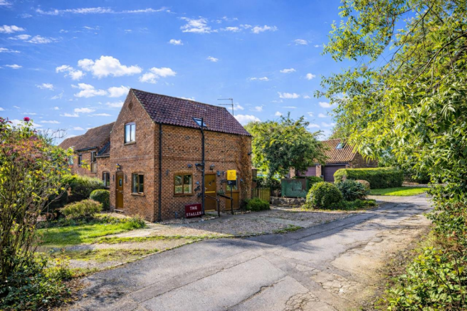 3 bed property, in Kersall Nottinghamshire, £299,950