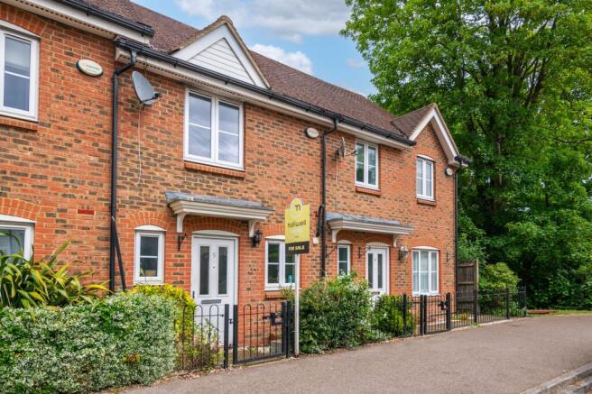 2 bed property, in Hooley Lane, £380,000