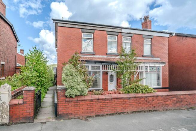 3 bed property, in Eaves Lane, £179,995