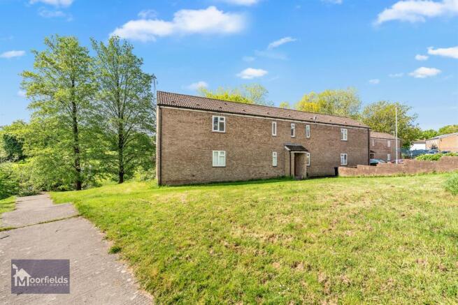 1 bed property, in Somerton Close, £130,000