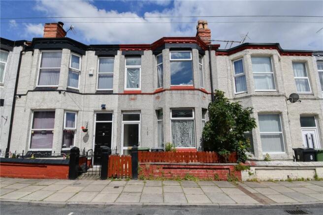 3 bed property, in Vicarage Grove, £120,000