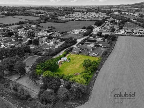 Land, in Land At Moores Avenue, £700,000