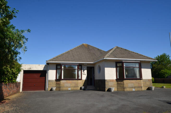 2 bed property, in 2 Laughlanglen Road, £270,000