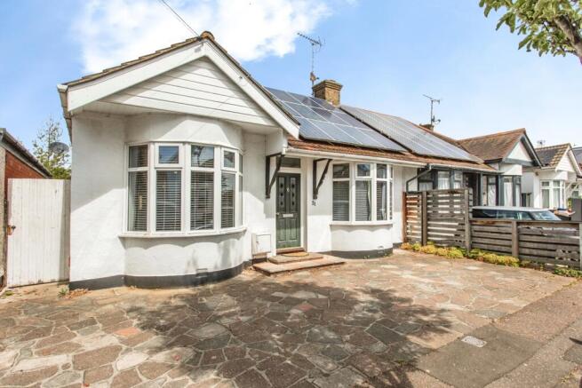 2 bed property, in Rylands Road, £270,000