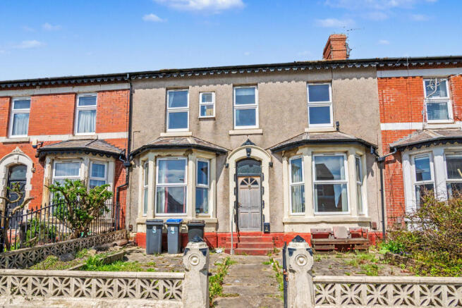 3 bed property, in Carshalton Road, £29,000