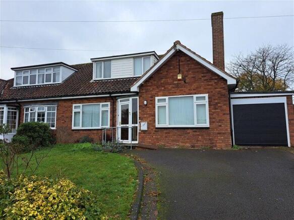 3 bed property, in Lincoln Croft, £450,000