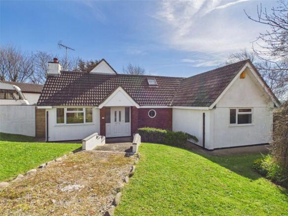 3 bed property, in Manor Road, £450,000