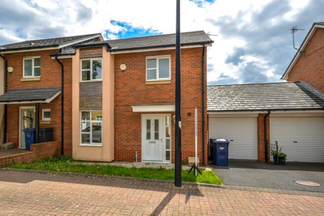 3 bed property, in Ferndale, £189,950