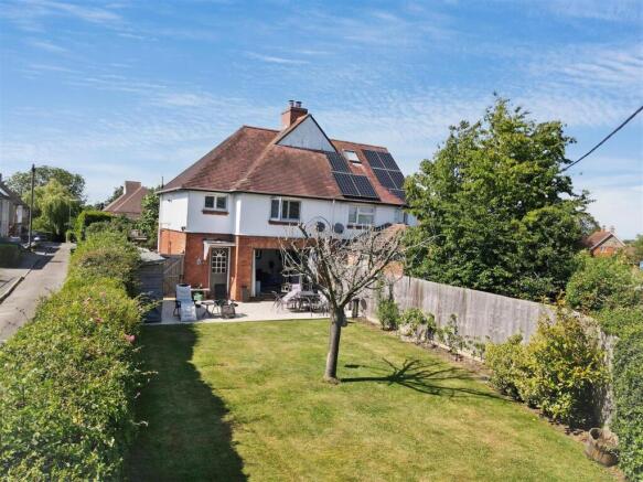 2 bed property, in Windmill Lane, £350,000