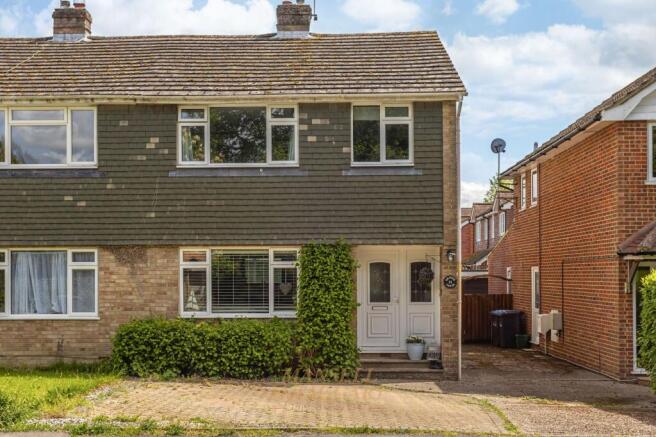 3 bed property, in Bridgelands, £475,000