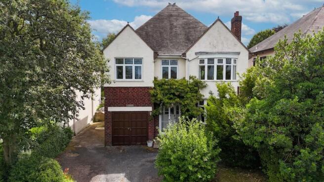 4 bed property, in Baswich Lane, £495,000