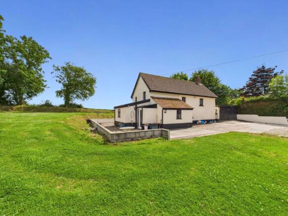 2 bed property, in Colebrooke, £460,000