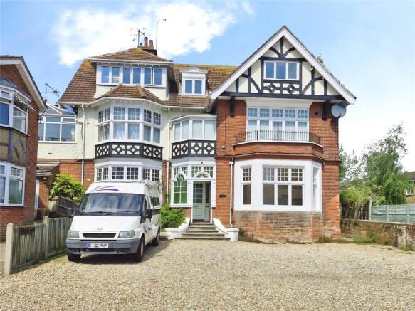 2 bed property, in St. Clare Road, £150,000