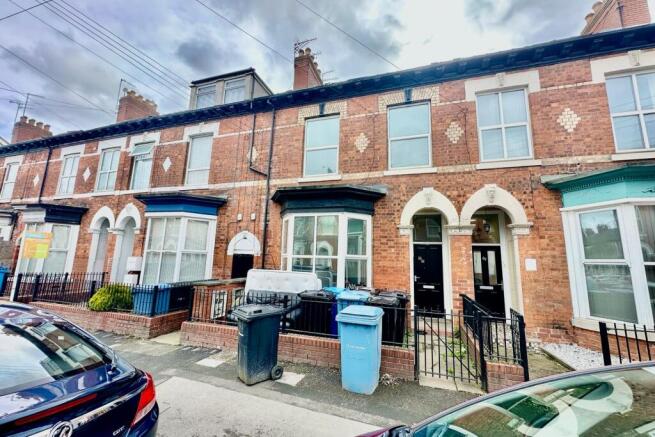 3 bed property, in Morpeth Street, £170,000