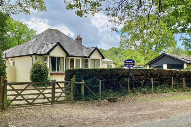 3 bed property, in Acorns, £875,000