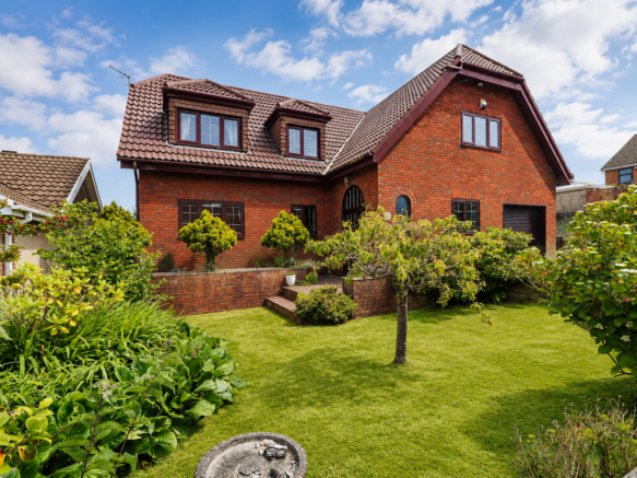 4 bed property, in Heol Yr Orsaf, £415,000