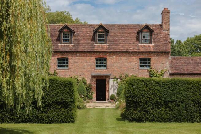 12 bed property, in Gussage All Saints, £4,500,000
