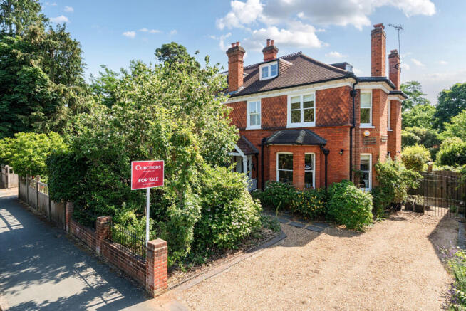 5 bed property, in St. Marys Road, £1,395,000