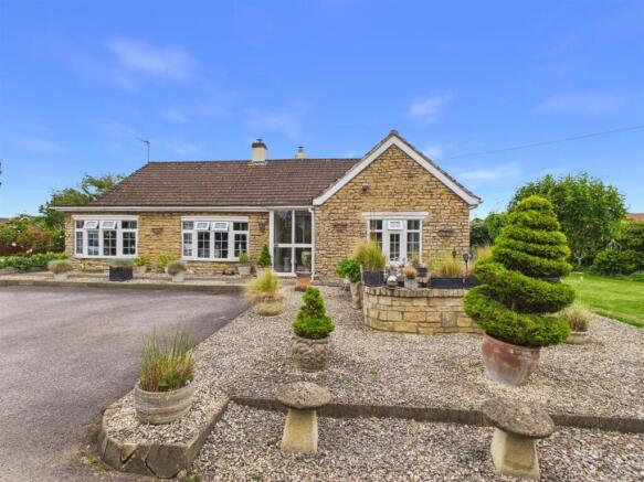 3 bed property, in Church Road, £570,000