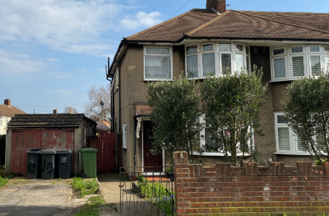 3 bed property, in Burford Road, £500,000