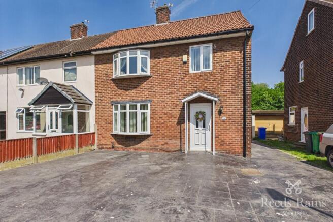 3 bed property, in Hallwood Road, £275,000