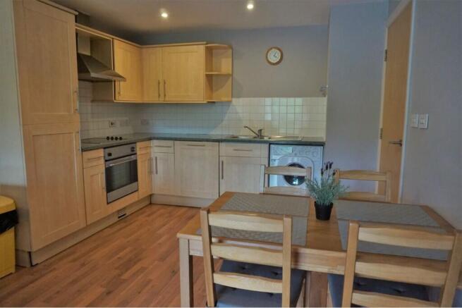 2 bed property, in North Street, £125,000