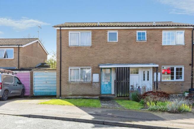 3 bed property, in Barley Croft, £400,000