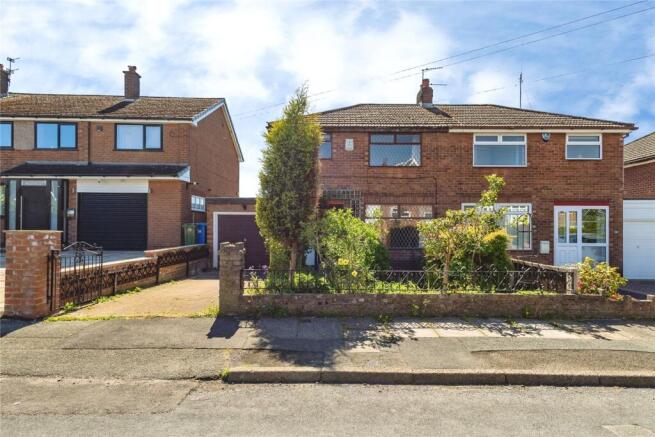 3 bed property, in Millbrook Avenue, £260,000