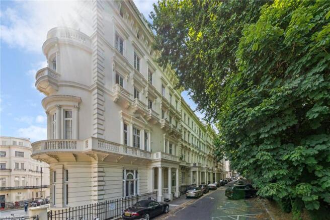 1 bed property, in Westbourne Terrace, £550,000