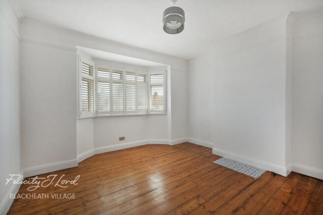 3 bed property, in Sidcup Road, £575,000