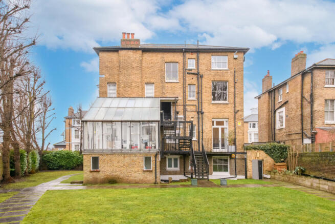 Studio, in Hardwicke House, £350,000