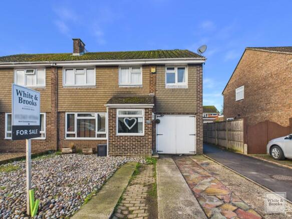 4 bed property, in Bursledon Close, £325,000