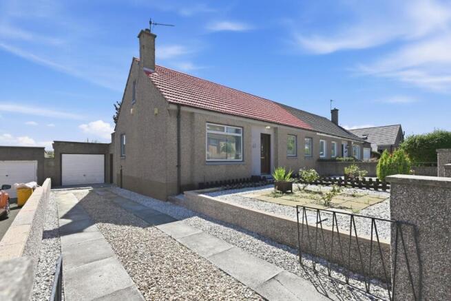 2 bed property, in Forth Park Gardens, £195,000