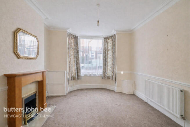 4 bed property, in Albert Terrace, £230,000