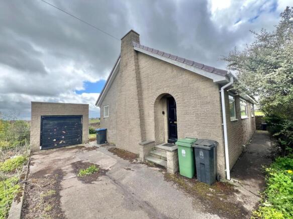 2 bed property, in Stanley, £120,000