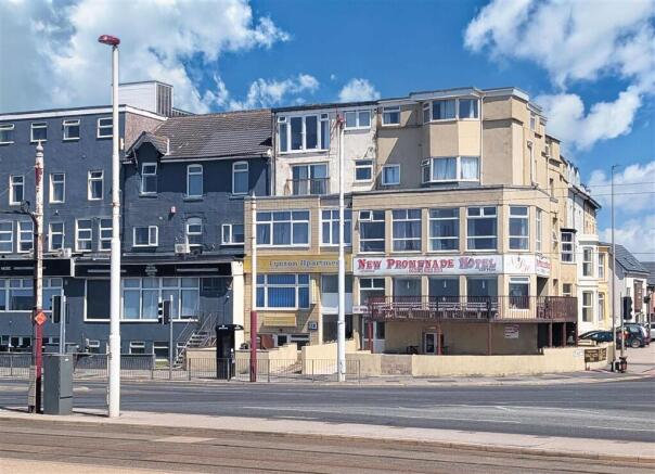 1 bed property, in Promenade, £30,000