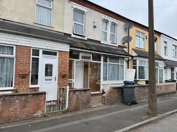 4 bed property, in Cheshire Road, £200,000