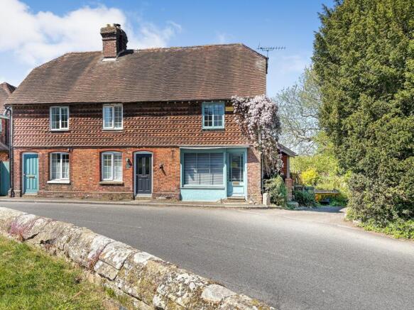 3 bed property, in 3 Church Road, £275,000
