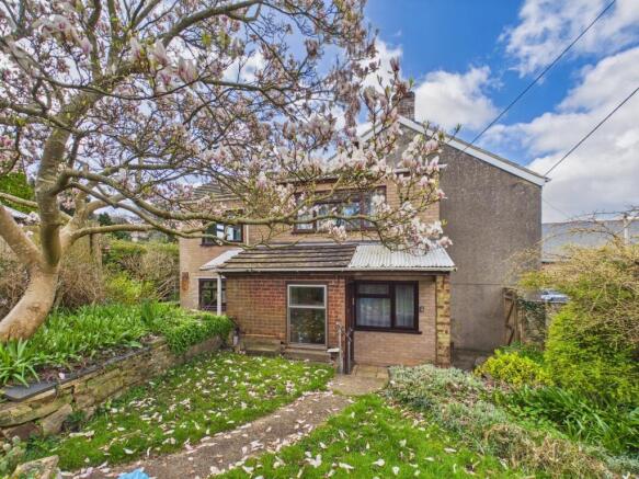 3 bed property, in Ruspidge Road, £220,000