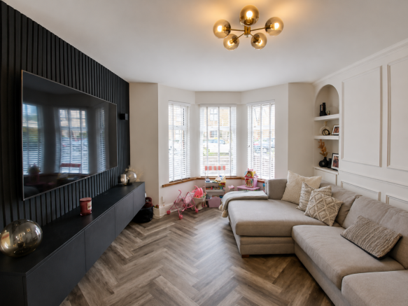 3 bed property, in Wern Road, £280,000