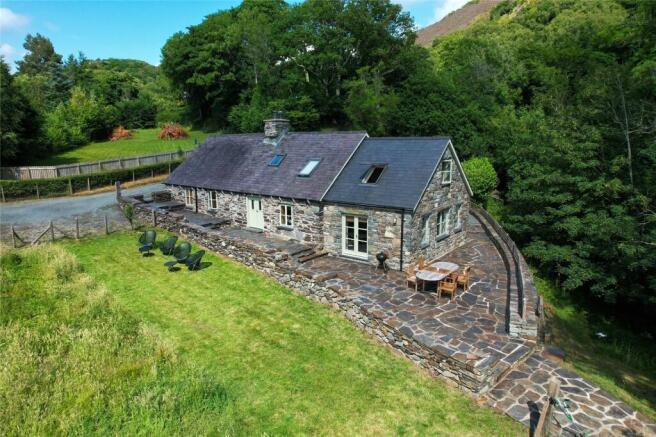 3 bed property, in Arthog, £640,000