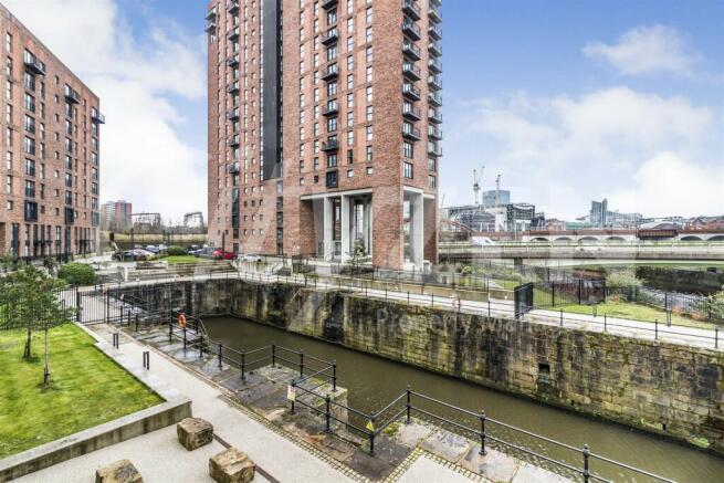 1 bed property, in Ordsall Lane, £169,500